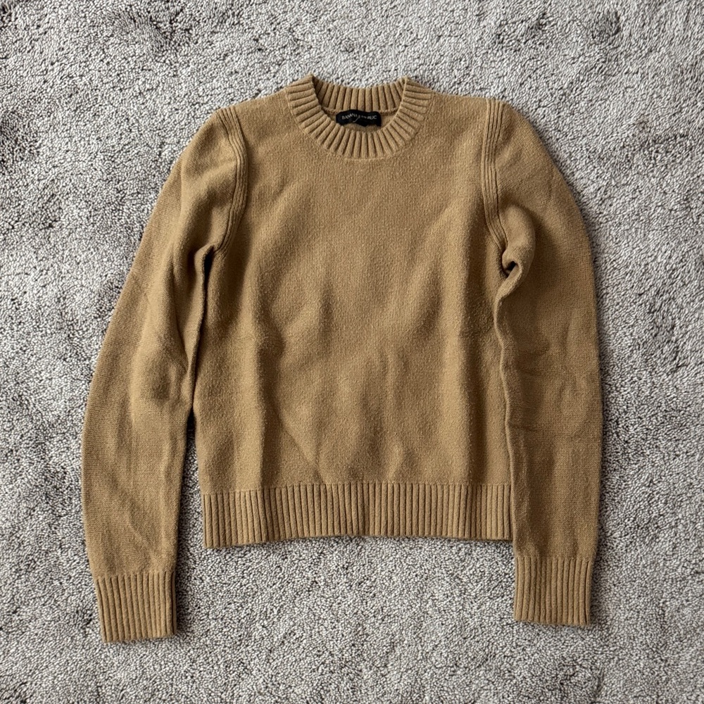 Banana Republic Classic Brown Crew Neck Sweater